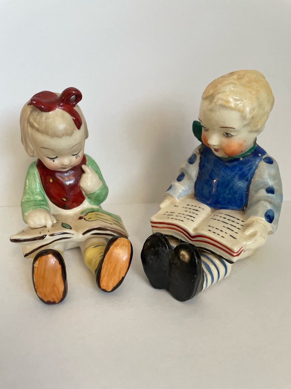 Vintage Ceramic Reading Children Figurines - Multicolor